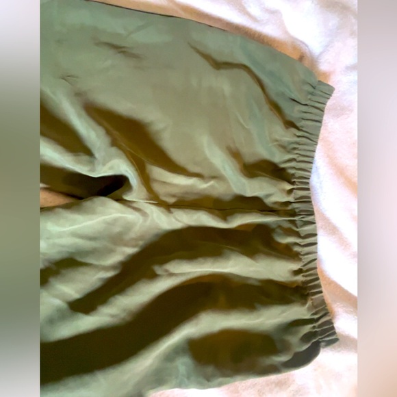 Marc Jacob’s - pants size small, 100% silk, in Color dark green - Picture 5 of 6